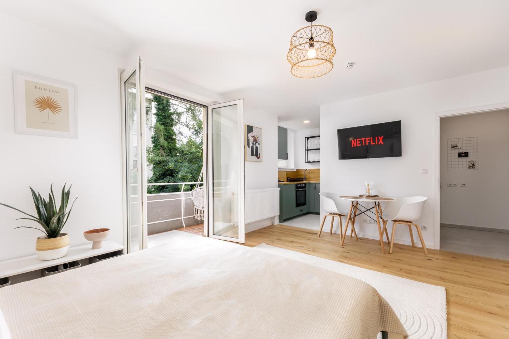 Design-Apartment In Linz Mit Netflix & Balkon Exteriér fotografie
